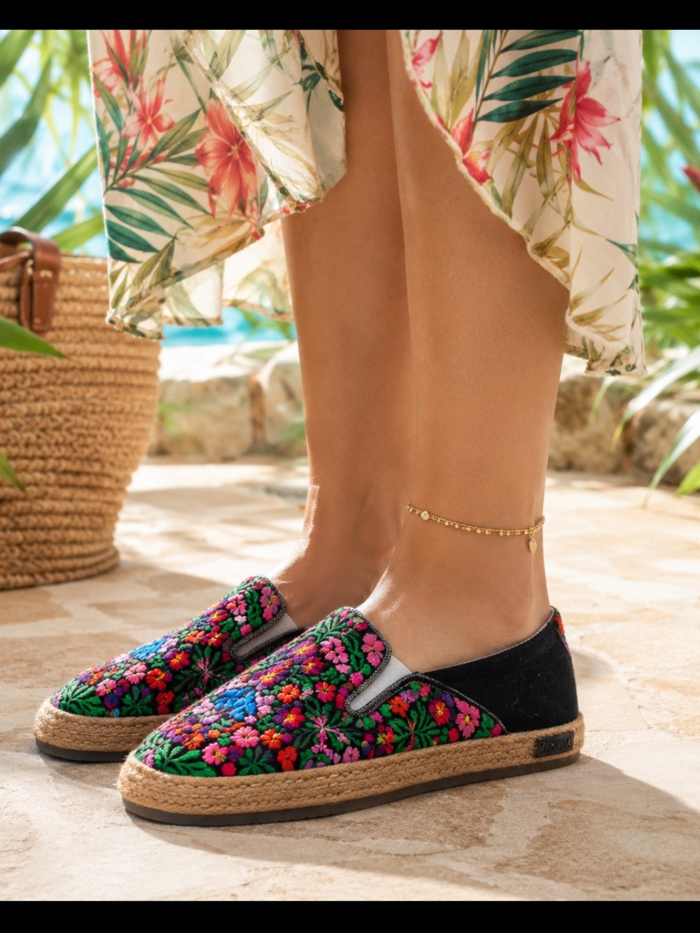 Zipak-Na San Antonino Multicolor Floral
Embroidery Sneakers Espadrille Size 9